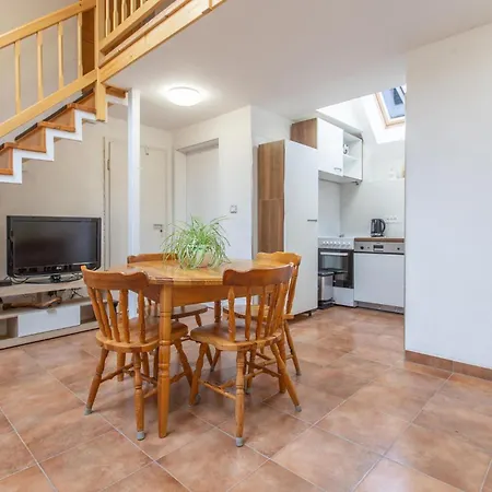 Appartamento 1 Bedroom In Zoll